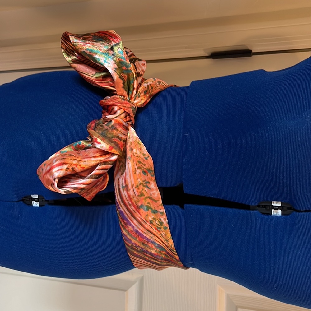 Multi purpose scarf - Picture 3 of 3